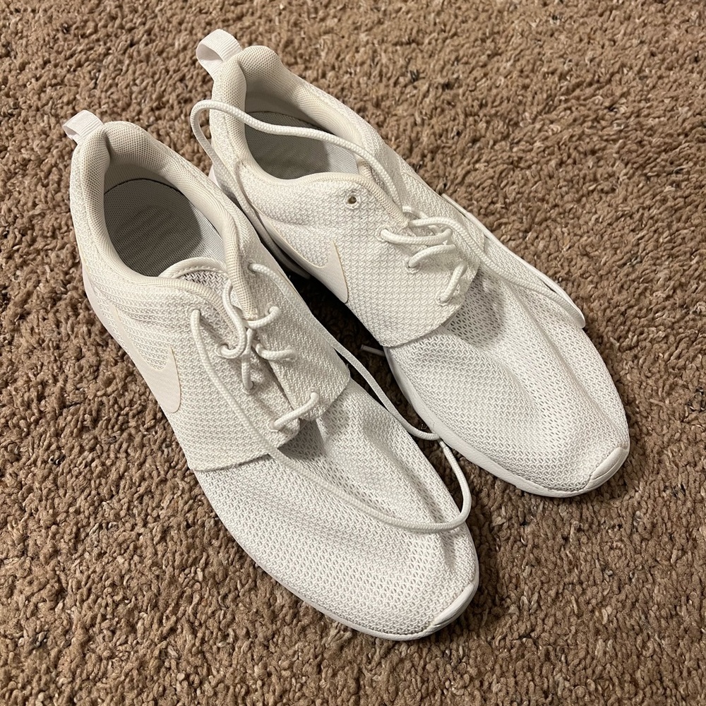 Men’s White Nikes